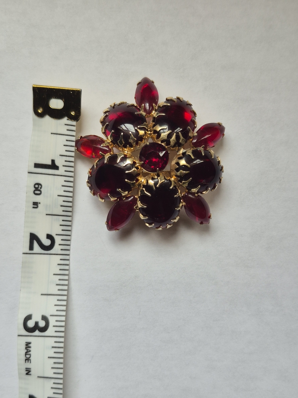 Vintage Deep Ruby Red Glass Cluster Brooch – Gold Tone Statement Pin - Picture 3 of 6